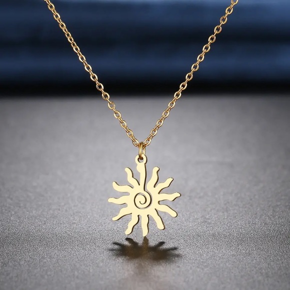 ⚜️[𝟯/$𝟭𝟴]⚜️NEW Sun Charm Stainless Steel Necklace - Picture 6 of 11